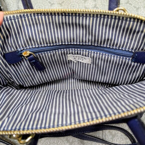 Crown and Ivy - Picture 2 of 2